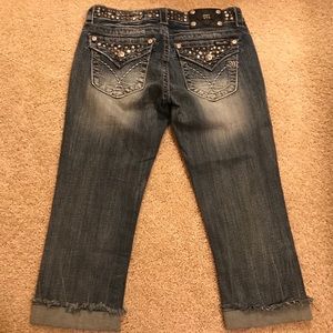 Miss me signature cuffed Capri!